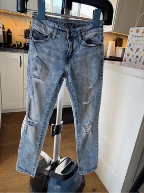 American Eagle Outfitters Light Blue Distressed Men’s Jeans Size 26x28